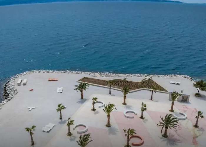 Waterloo Apartment Split