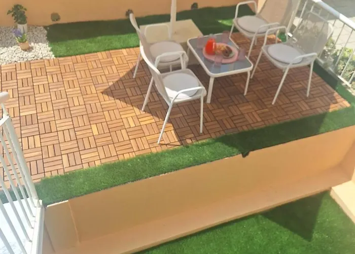 Waterloo Apartment *